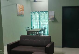 Homestay Lumut has Balcony rooms