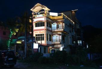 Emblic Hotel & Restaurant has Smoking/Balcony rooms