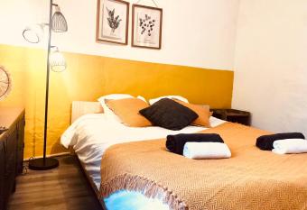 CASA AMARILLA has Balcony rooms