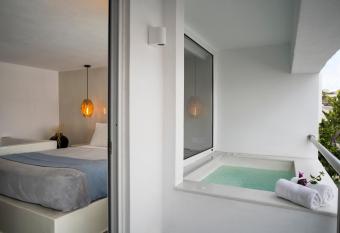 Galatia Villas allows 18 year olds to book a room