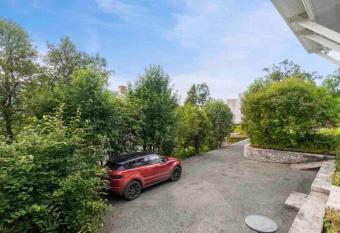 Central apartment in Troms   allows 18 year olds to book a room