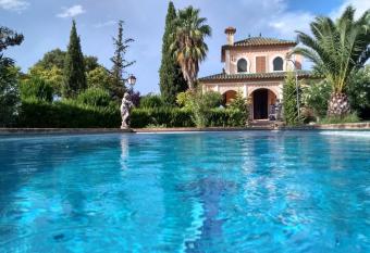 Casa Villa Las Palmeras has Balcony rooms