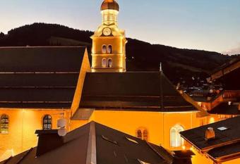 Romy appartement centre village has Balcony rooms