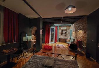 Cozy Bedrooms in Downtown allows 18 year olds to book a room