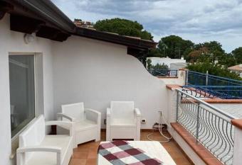 appartamento sul mare has Balcony rooms