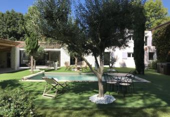 La Maison 1440 allows 18 year olds to book a room