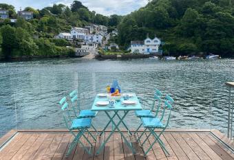 Waterfront holiday home in Fowey has Balcony rooms