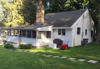 Lakeview Cottage with Dock, Kayaks has Balcony rooms