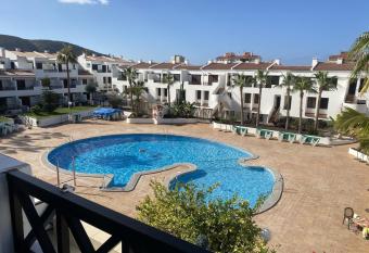 Victoria Court 1, Los Cristianos, Tenerife has Balcony rooms