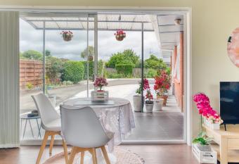 Sweet Home between CBD and University has Balcony rooms