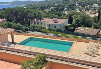 Appart    300 m des plages has Balcony rooms