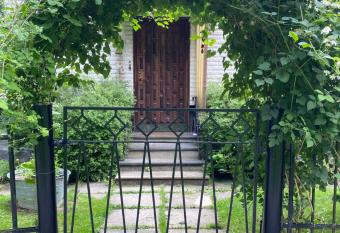 Eklinds Rum och Tr  dg  rd has Balcony rooms