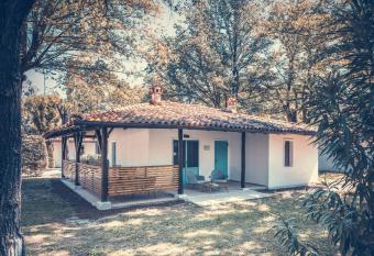 Bungalows Tenuta Primero allows 18 year olds to book a room