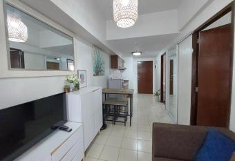 Calix Condotels - 2bedroom Unit with Balcony allows 18 year olds to book a room