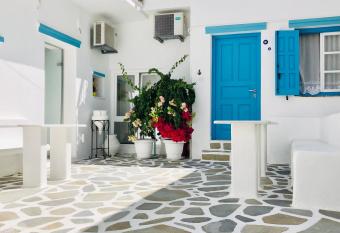 Taki s Guests has Balcony rooms