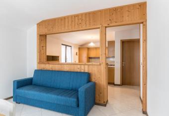 Casa Ravanelli 1 has Balcony rooms