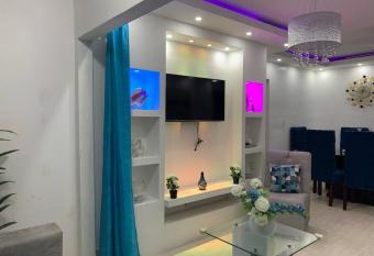 Hermoso residencial con piscina,seguridad 24 horas allows 18 year olds to book a room