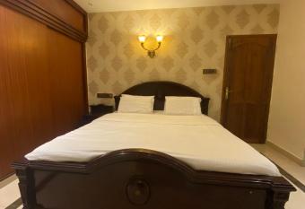 Queen s allows 18 year olds to book a room