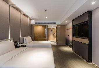 Atour Hotel Suzhou Guanqian Street has Balcony rooms