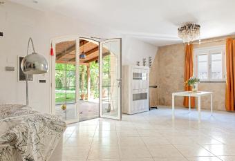 Villa Regno di Toscana has Balcony rooms