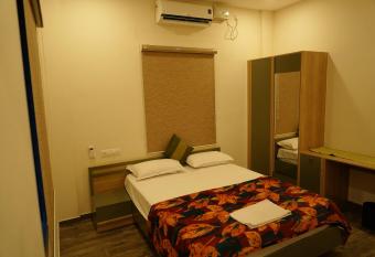 Anand Enclave has Balcony rooms