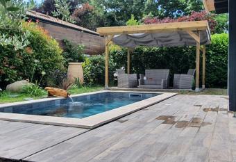 Small House with pool has Balcony rooms