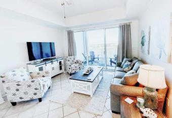 Breathtaking Waterfront Wharf 1 bedroom-sleeps 6! has Balcony rooms