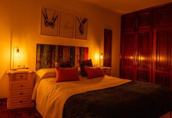 Apartamento Alecrin Padr  n allows 18 year olds to book a room