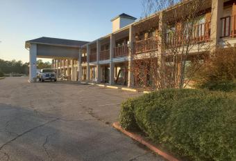 Oak Macon Hotel has Balcony rooms
