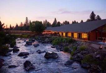 HotTub, Fireplace, Firepit, BBQ, A/C, Trails has rooms with a private hot tub