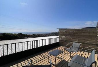 Caba  a Espectacular Maitencillo allows 18 year olds to book a room