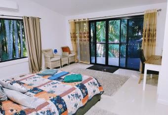 Kookaburra B&B allows 18 year olds to book a room