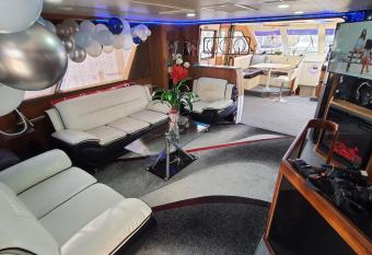 Romantic Condo @ Ocean 3-deck Yacht has Balcony rooms