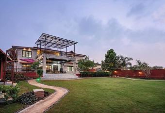Leisurely Reverie 5 BHK , Karjat allows 18 year olds to book a room