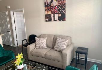 A Cozy /Luxury One bedroom in Downtown Indy has Balcony rooms