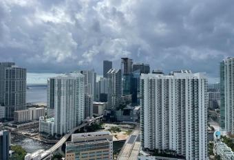 Buddha House Miami SkySuite has rooms with a private hot tub