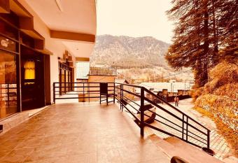 Daulat Classic - Near Mall Road has Smoking/Balcony rooms