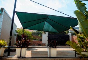 Hollyland Palace Bibare allows 18 year olds to book a room