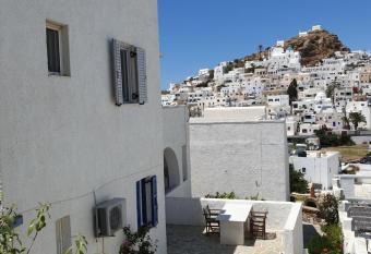 Aphrodite Hotel & Apartments has Balcony rooms