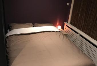 Zeeuws Ontspannen Bed & Wellness has rooms with a private hot tub