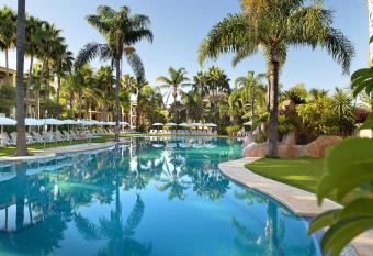 BlueBay Ban  s has Balcony rooms