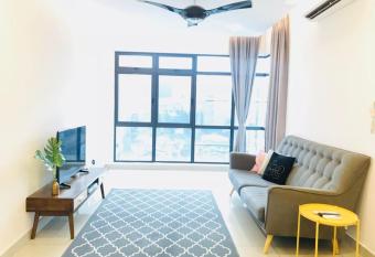 Selayang 18 Residences (100mbps Wifi & Netflix) has rooms with a private hot tub