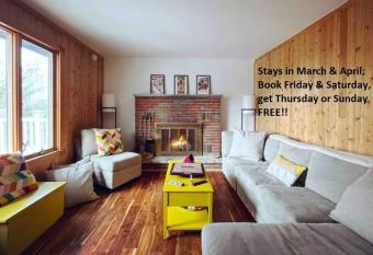 Elevator - Hot Tub - Kid & Pet Friendly - 4BR 2BA has rooms with a private hot tub