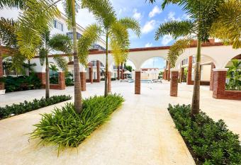 Spacious 1 Bedroom Apartment Near The Beach allows 18 year olds to book a room