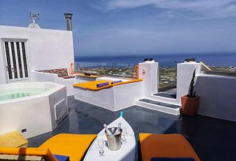 Amerisa Suites & Villa allows 18 year olds to book a room