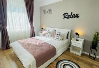 Sara Onestilor Prima apart allows 18 year olds to book a room