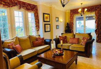 Mirador del Olivar has Balcony rooms