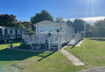 I9 willerby Millfields allows 18 year olds to book a room