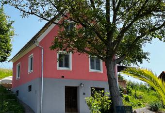 Ferienhaus Thonjoergl has Balcony rooms