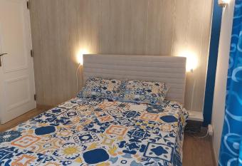 AZULEJOS em PORTUGAL allows 18 year olds to book a room